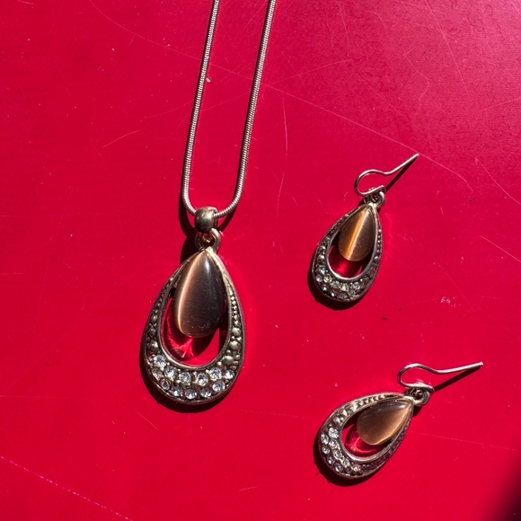 Tigers eye (real or inspired) & rhinestone necklace & earrings set - Picture 2 of 10